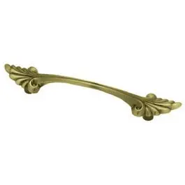 Antique Brass Traditional Bow Cabinet Pull – 4.5-Inch Center-to-Center