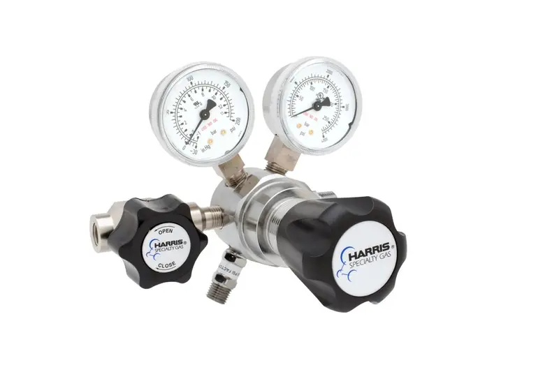 Harris 721C-015-000-B Two-Stage Ultra-High-Purity Brass Regulator 1
