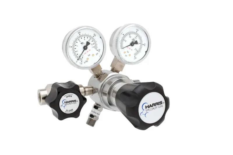 Harris 721C-125-590-B Two-Stage Ultra-High-Purity Brass Barstock Regulator 1